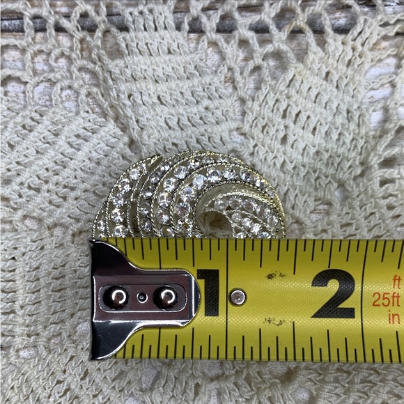 Vintage Napier Statement Brooch Silver Tone Swirl Clear Rhinestones Round Circle - Picture 8 of 9